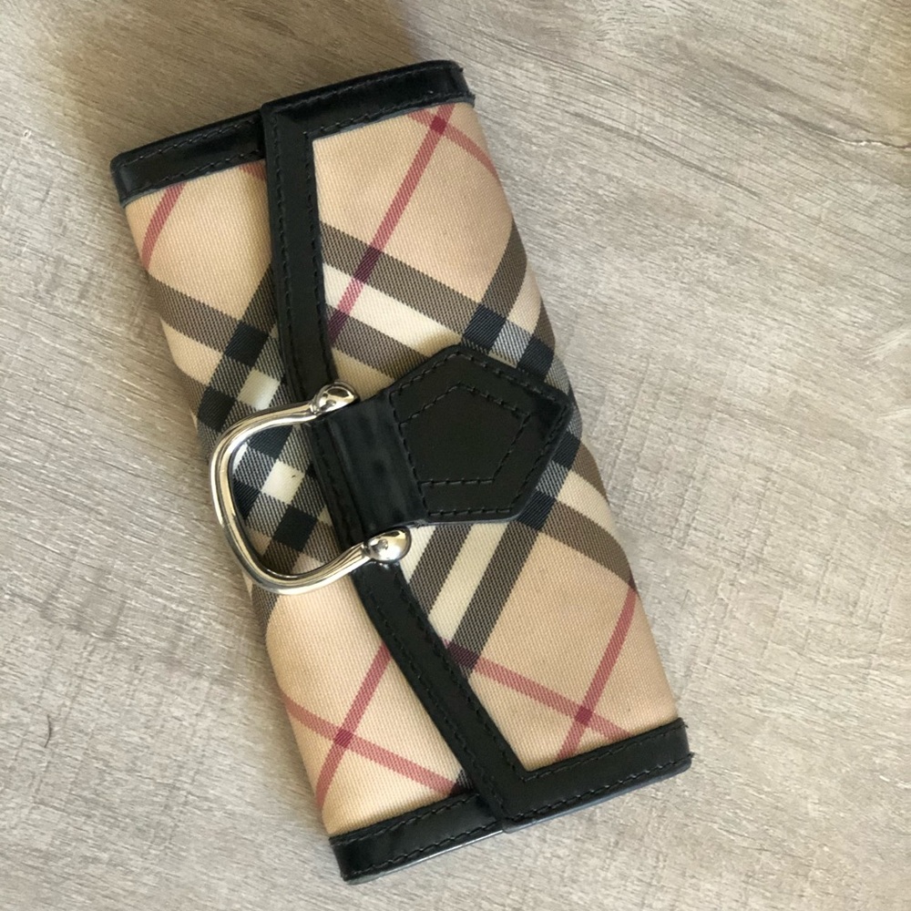 Burberry wallet PRICE FIRM!